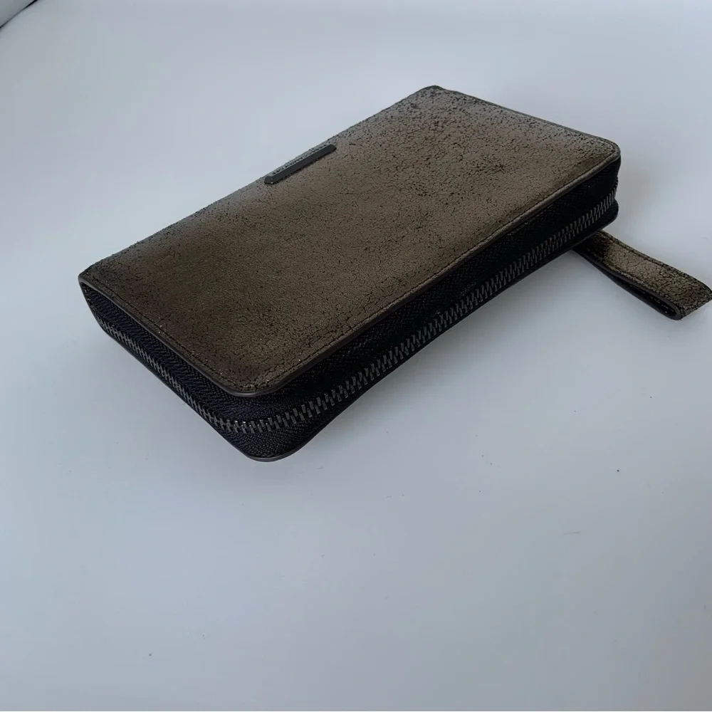 Rebecca Minkoff Regan Universal Wristlet Gold Crackle W/phone holder Metallic
